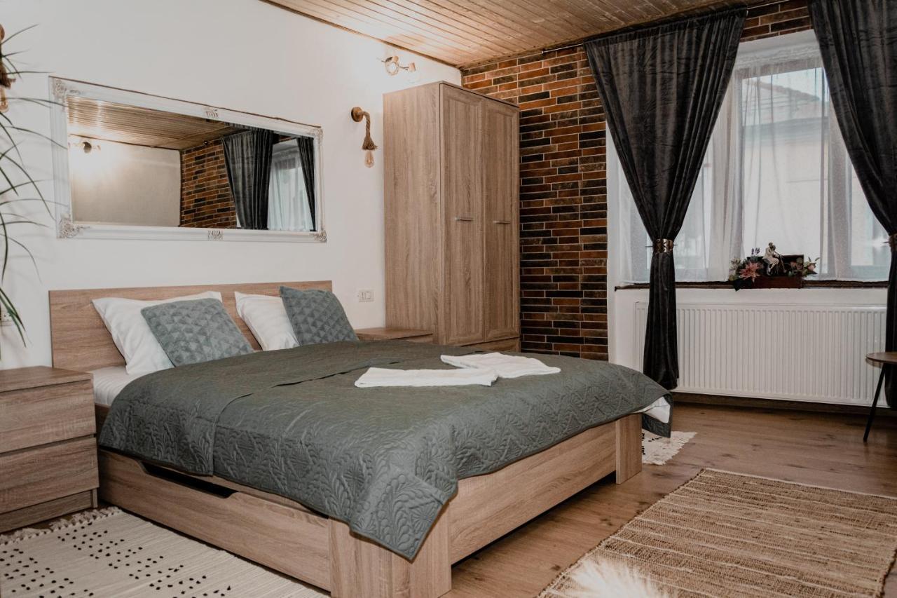 Central Garden Apartments Brassó Kültér fotó